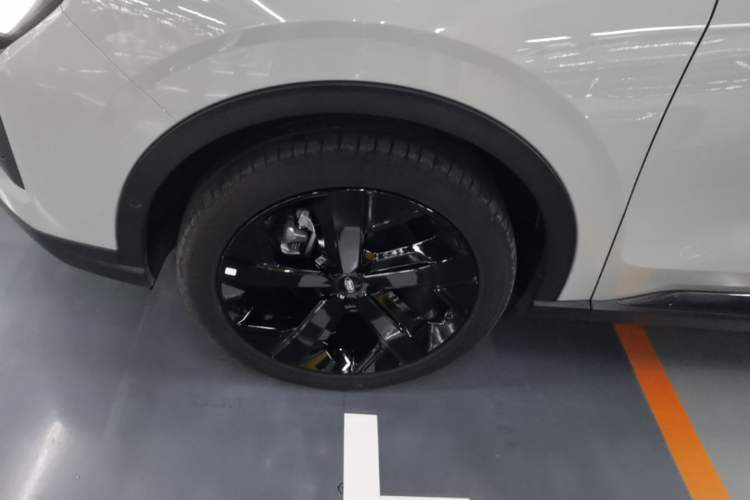 Used Ford Equator Sport New Energy 2025 Luxury Plus Version Left Front Wheel Hub