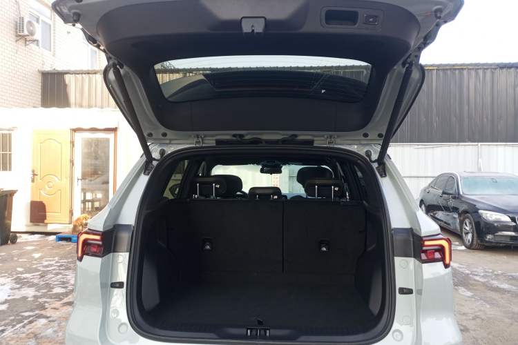 Used Ford Equator Sport New Energy 2025 Luxury Plus Version Trunk