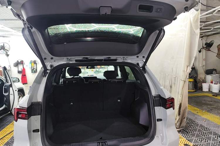 Used Ford Equator Sport New Energy 2025 Luxury Edition Trunk