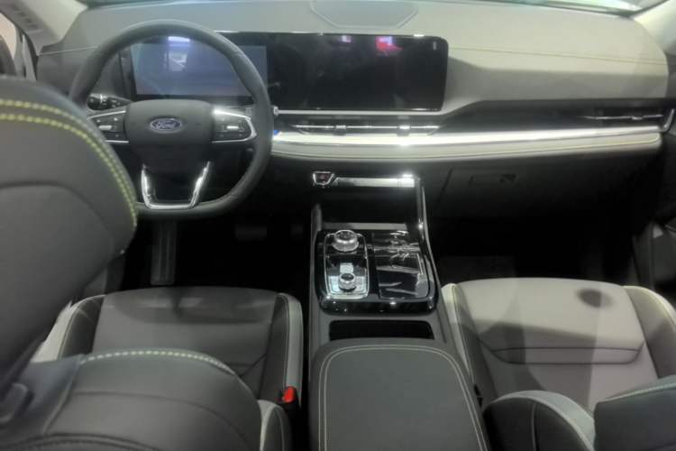Used Ford Equator Sport New Energy 2025 Platinum Edition Center Console