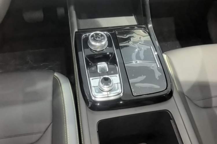 Used Ford Equator Sport New Energy 2025 Platinum Edition Gear Lever