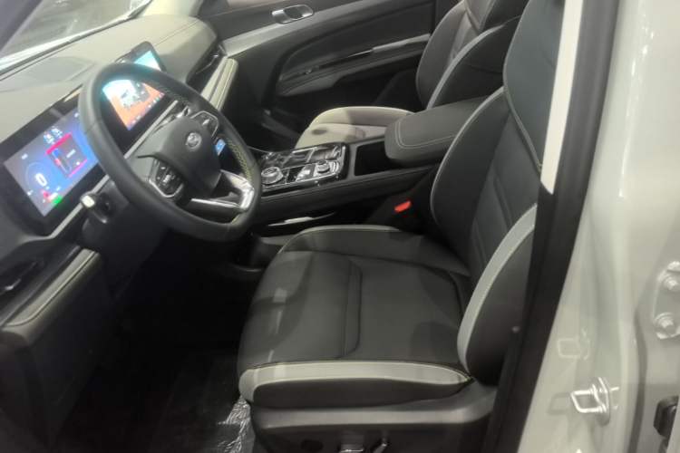 Used Ford Equator Sport New Energy 2025 Platinum Edition Left Front Seat