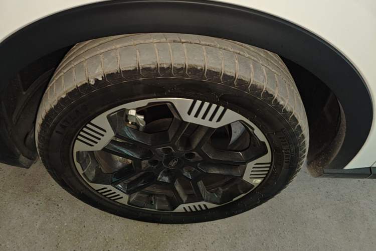 Used Ford Equator Sport New Energy 2025 Platinum Edition Left Front Wheel Hub