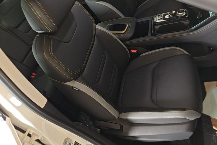 Used Ford Equator Sport New Energy 2025 Platinum Edition Right Front Seat