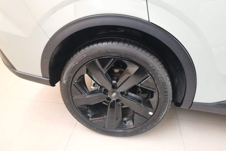 Used Ford Equator Sport New Energy 2025 Luxury Plus Version Right Rear Wheel Hub