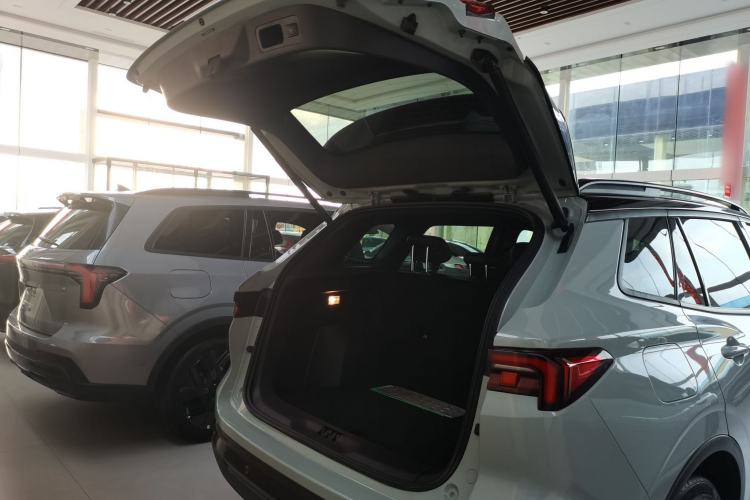 Used Ford Equator Sport New Energy 2025 Luxury Plus Version Trunk
