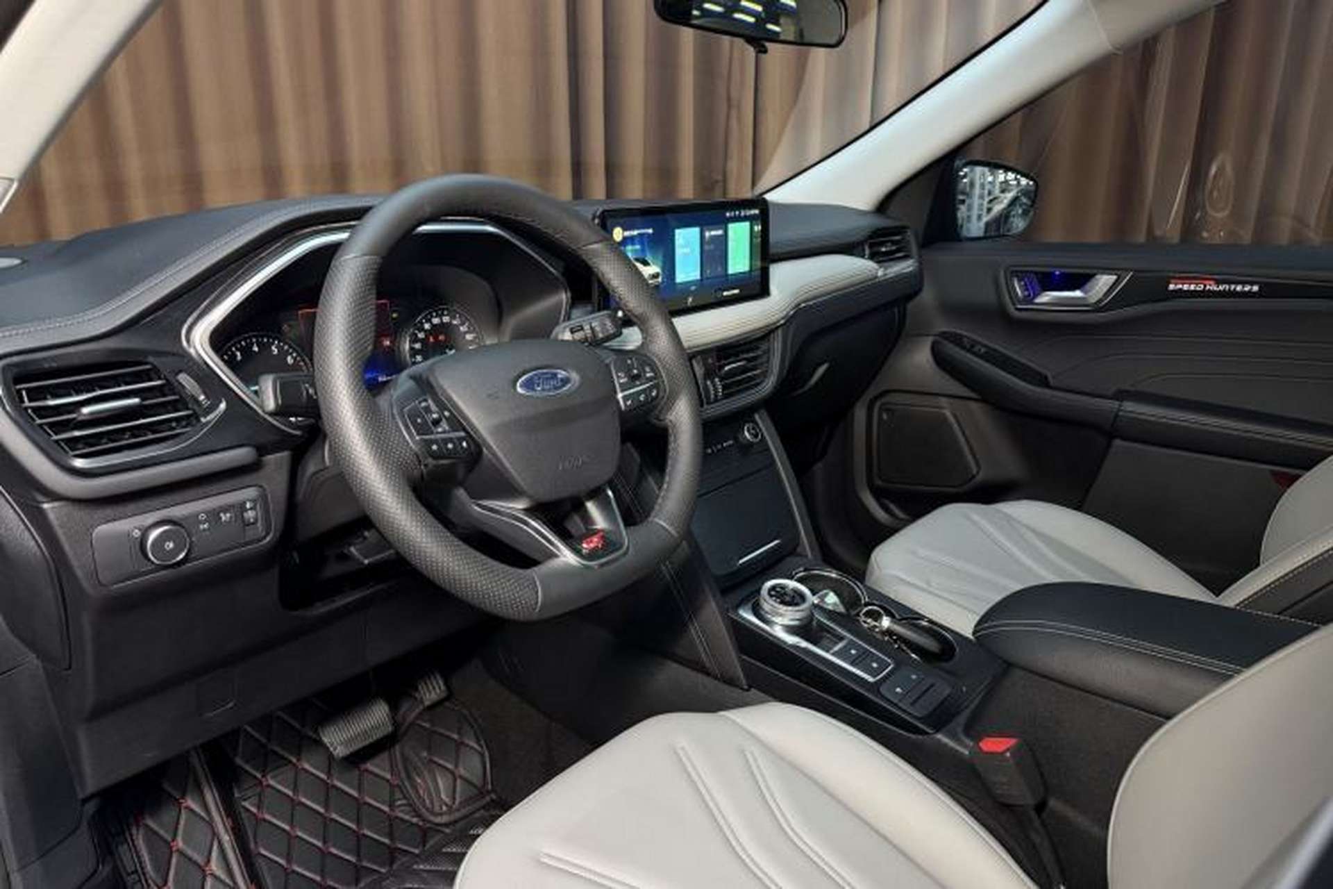 Used Ford Escape 2024 EcoBoost 245 Two-Wheel-Drive Comfort Edition Interior 7