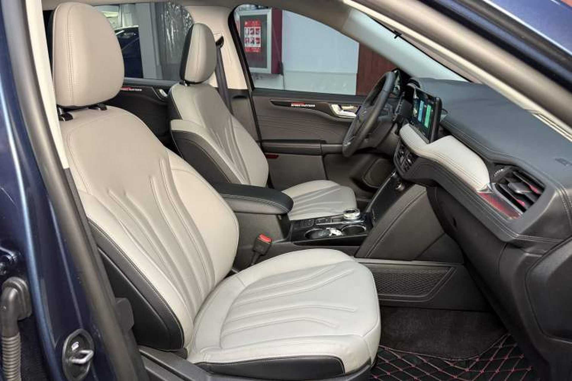 Used Ford Escape 2024 EcoBoost 245 Two-Wheel-Drive Comfort Edition Right Front Seat
