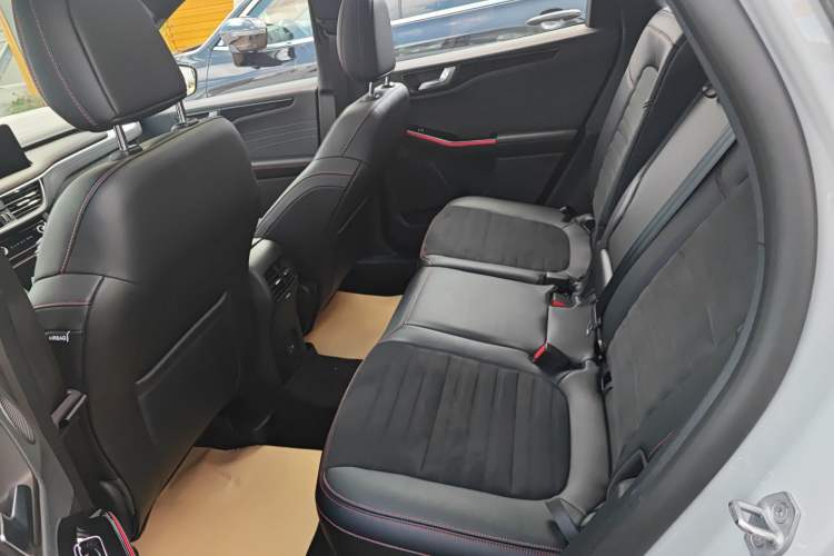 Used Ford Escape 2024 EcoBoost 245 Four-Wheel Drive ST-Line Pro Trim Interior 1