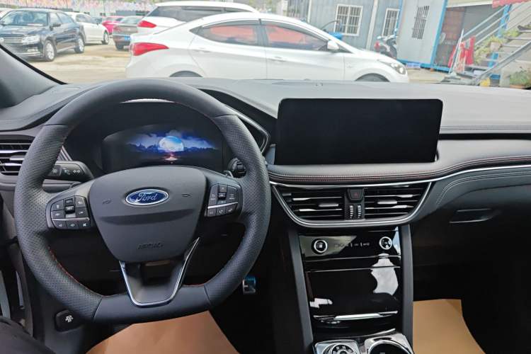 Used Ford Escape 2024 EcoBoost 245 Four-Wheel Drive ST-Line Pro Trim Interior 3