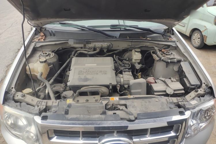Used Ford Escape  Engine Bay