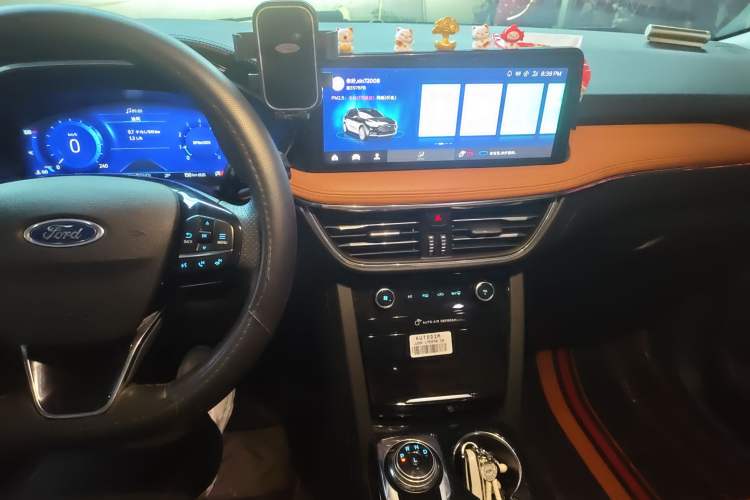 Used Ford Escape 2020 EcoBoost 245 Four-Wheel Drive Luxury Edition Audio And AC Panel
