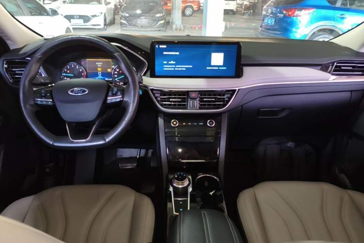 Used Ford Escape 2020 EcoBoost 245 Two-Wheel-Drive Comfort Edition Center Console