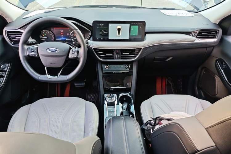 Used Ford Escape 2020 EcoBoost 245 Four-Wheel Drive Titanium Edition Center Console