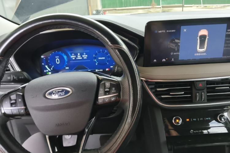 Used Ford Escape 2020 EcoBoost 245 Four-Wheel Drive Luxury Edition Center Console