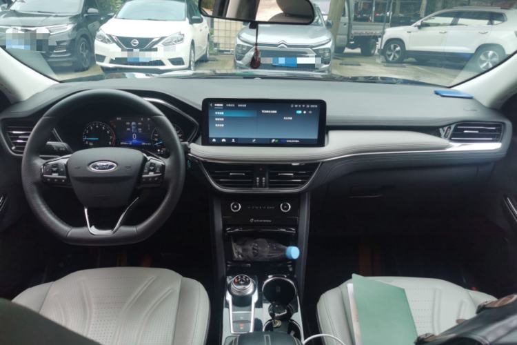 Used Ford Escape 2020 EcoBoost 245 Four-Wheel Drive Titanium Edition Center Console