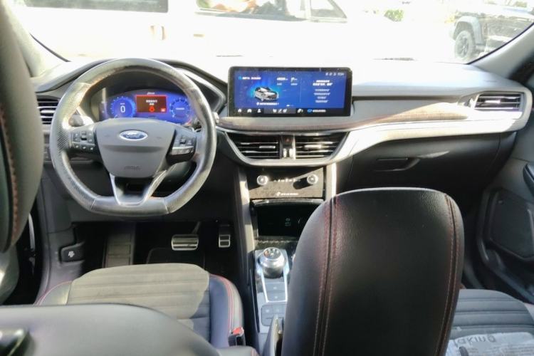 Used Ford Escape 2020 EcoBoost 245 Four-Wheel Drive ST-LINE Deluxe Edition Center Console