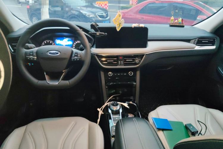 Used Ford Escape 2020 EcoBoost 245 Two-Wheel-Drive Comfort Edition Center Console