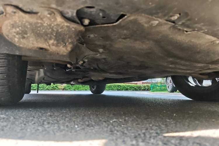 Used Ford Escape 2020 EcoBoost 245 Two-Wheel-Drive Titanium Edition Chassis Front Right
