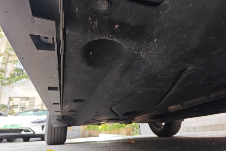 Used Ford Escape 2020 EcoBoost 245 Two-Wheel-Drive Titanium Edition Chassis Front Right