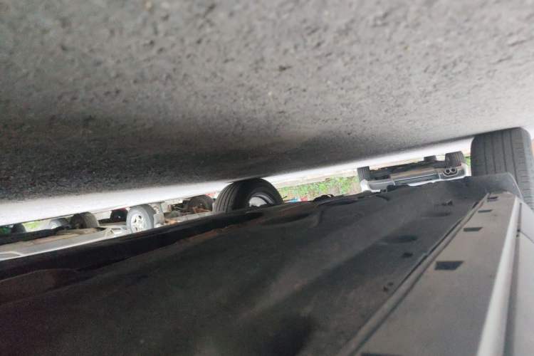 Used Ford Escape 2020 EcoBoost 245 Two-Wheel-Drive Titanium Edition Chassis Front Right
