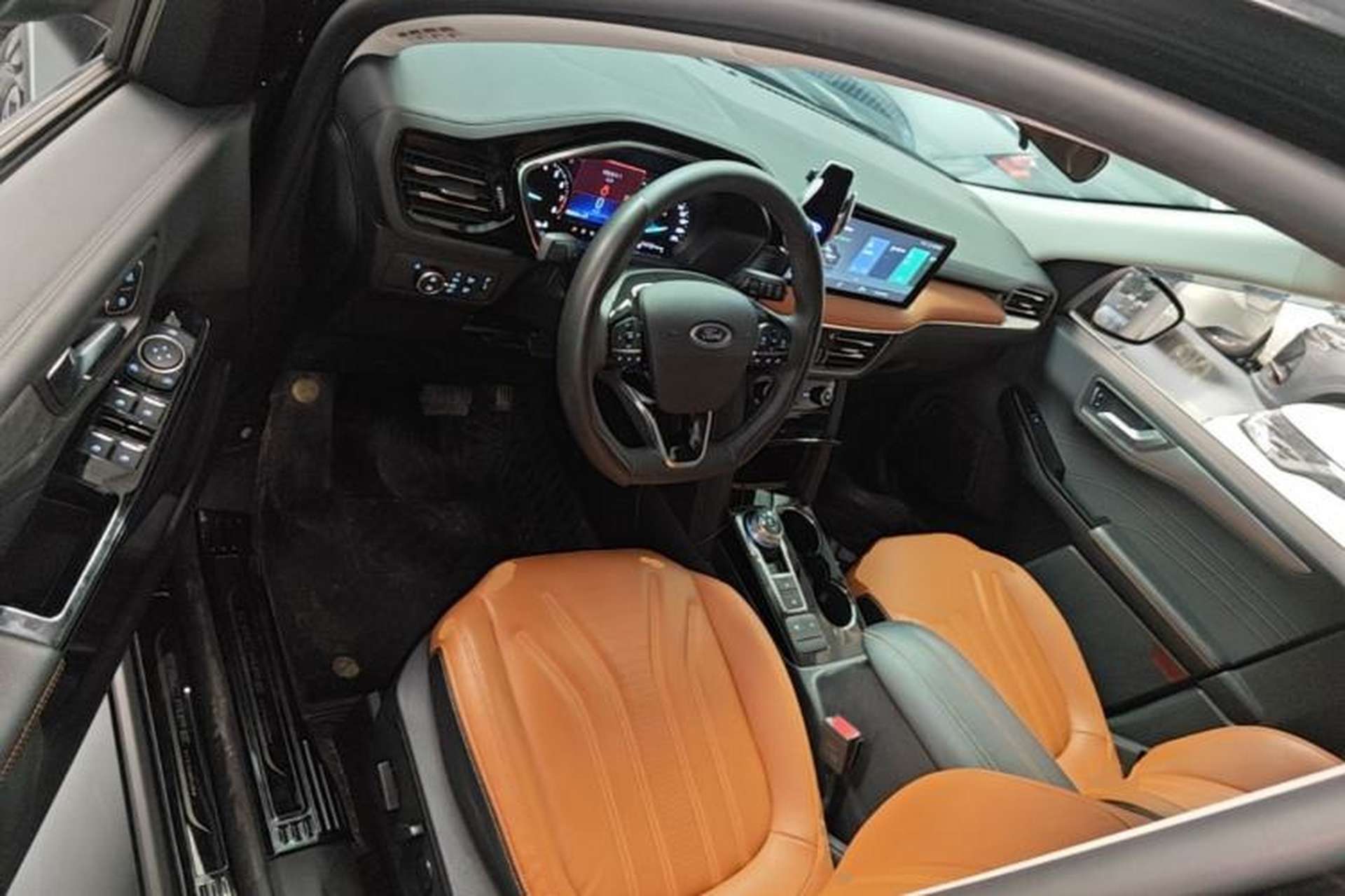 Used Ford Escape 2020 EcoBoost 245 Two-Wheel-Drive Titanium Edition Driver Seat