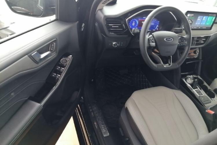 Used Ford Escape 2020 EcoBoost 245 4x4 Enjoyment Model Driver Seat
