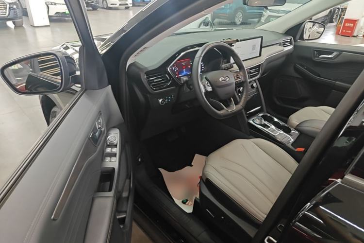 Used Ford Escape 2020 EcoBoost 245 Two-Wheel-Drive Comfort Edition Driver Seat