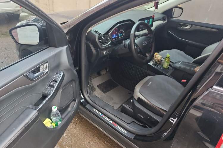Used Ford Escape 2020 EcoBoost 245 Two-Wheel-Drive Titanium Edition Driver Seat