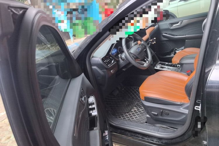 Used Ford Escape 2020 EcoBoost 245 Two-Wheel-Drive Titanium Edition Driver Seat