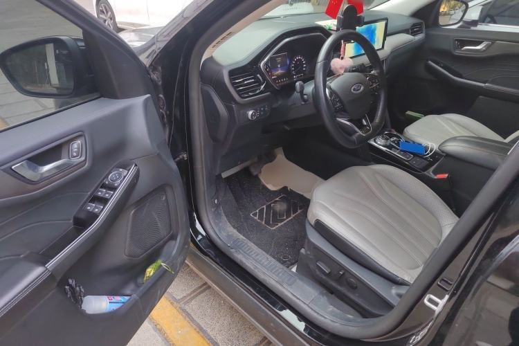 Used Ford Escape 2020 EcoBoost 245 Four-Wheel Drive Titanium Edition Driver Seat