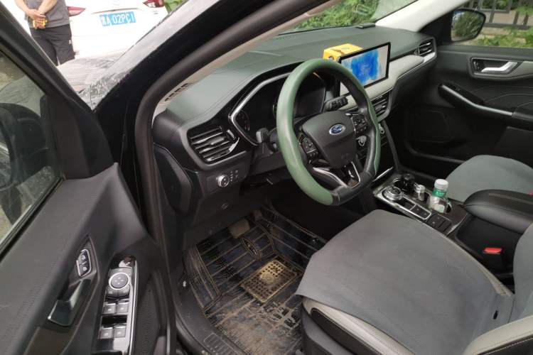 Used Ford Escape 2020 EcoBoost 245 Four-Wheel Drive Titanium Edition Driver Seat