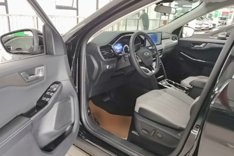 Used Ford Escape 2020 EcoBoost 245 Two-Wheel-Drive Titanium Edition Driver Seat