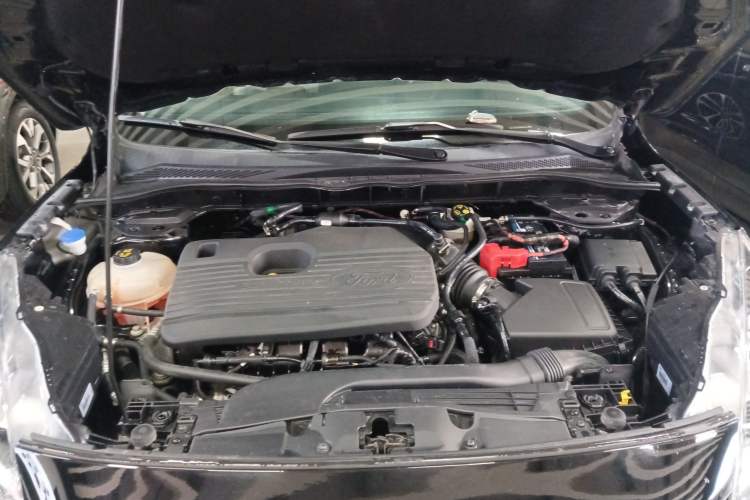Used Ford Escape 2020 EcoBoost 245 Two-Wheel-Drive Comfort Edition Engine Bay