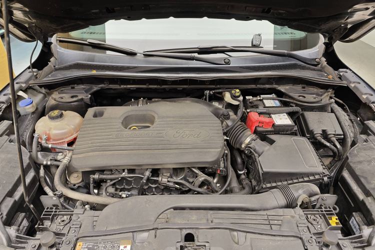 Used Ford Escape 2020 EcoBoost 245 Four-Wheel Drive ST-LINE Deluxe Edition Engine Bay