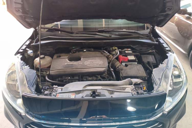Used Ford Escape 2020 EcoBoost 245 Two-Wheel-Drive Comfort Edition Engine Bay