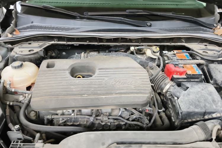 Used Ford Escape 2020 EcoBoost 245 Four-Wheel Drive Luxury Edition Engine Bay