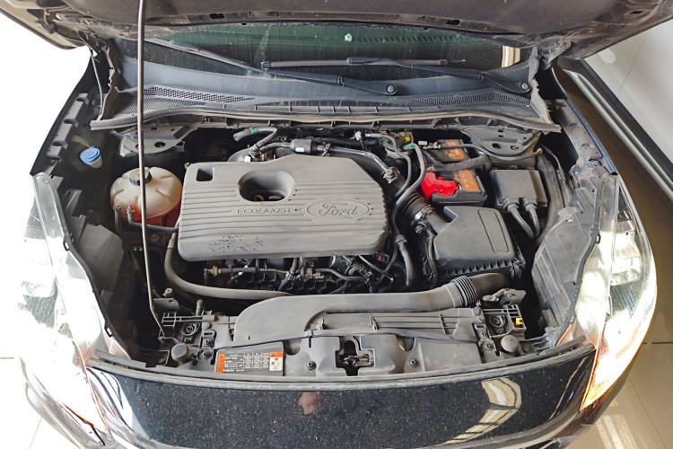 Used Ford Escape 2020 EcoBoost 245 Four-Wheel Drive Titanium Edition Engine Bay