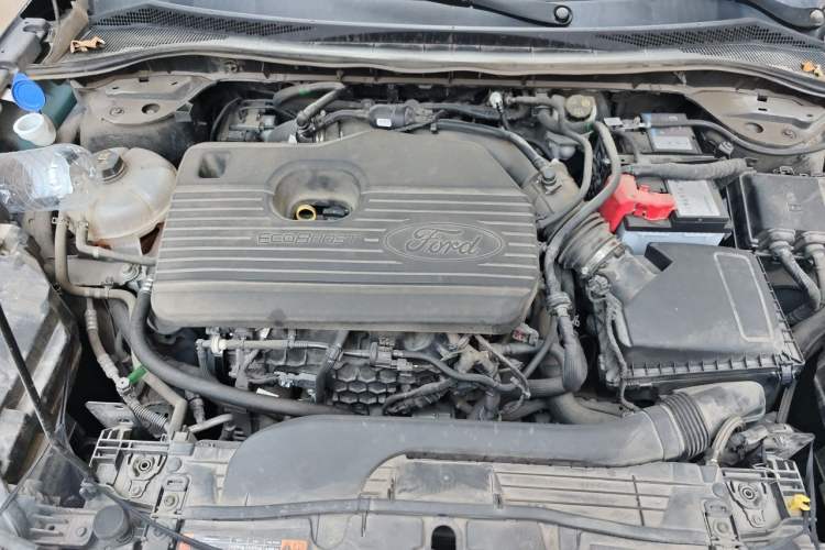 Used Ford Escape 2020 EcoBoost 245 Two-Wheel-Drive Titanium Edition Engine Bay