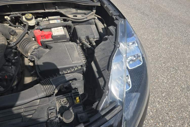 Used Ford Escape 2020 EcoBoost 245 Four-Wheel Drive Luxury Edition Engine Bay Left