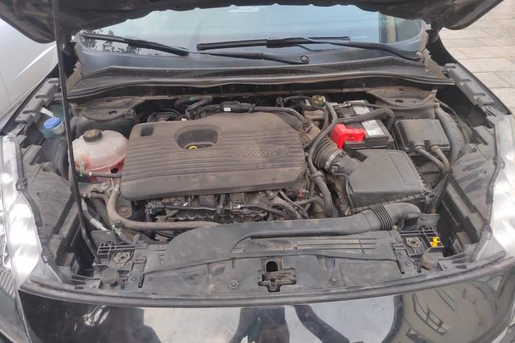 Used Ford Escape 2020 EcoBoost 245 Four-Wheel Drive Titanium Edition Engine Bay