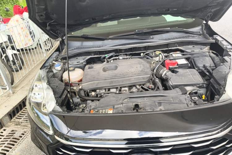 Used Ford Escape 2020 EcoBoost 245 Four-Wheel Drive Luxury Edition Engine Bay Right