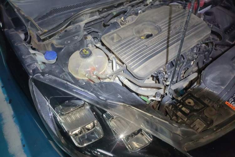Used Ford Escape 2020 EcoBoost 245 Two-Wheel Drive Smart & Enjoyment Model Engine Bay Right