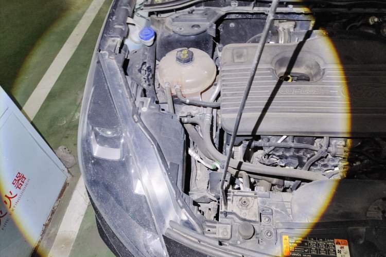 Used Ford Escape 2020 EcoBoost 245 4x4 Enjoyment Model Engine Bay Right