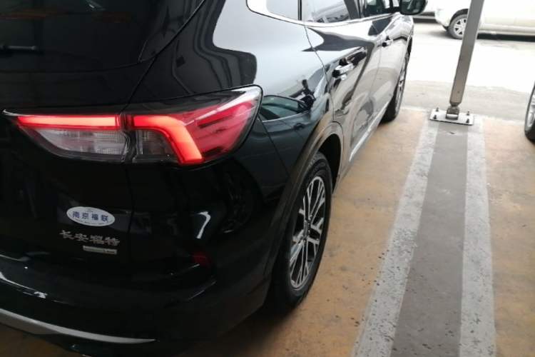 Used Ford Escape 2020 EcoBoost 245 4x4 Enjoyment Model Exterior 3