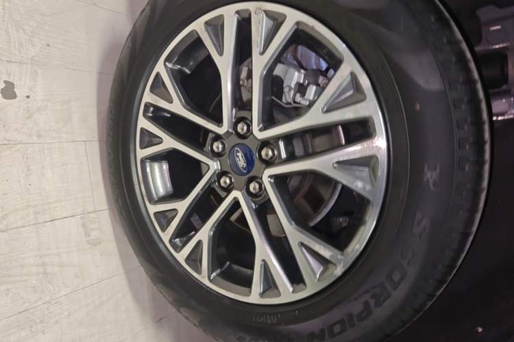 Used Ford Escape 2020 EcoBoost 245 Four-Wheel Drive Luxury Edition Exterior 3