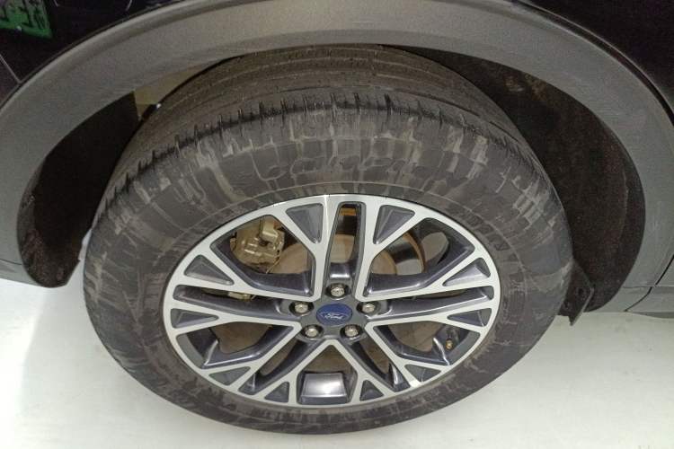 Used Ford Escape 2020 EcoBoost 245 Two-Wheel-Drive Titanium Edition Exterior 4
