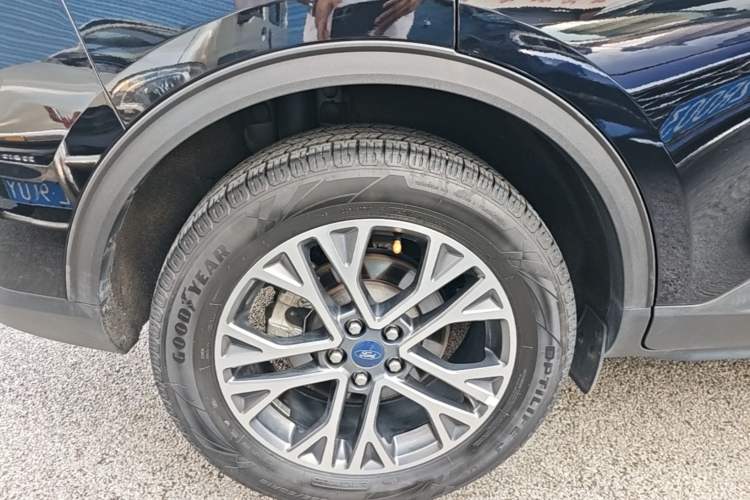 Used Ford Escape 2020 EcoBoost 245 Four-Wheel Drive Titanium Edition Exterior 5