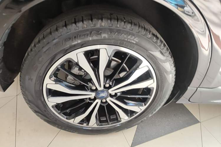 Used Ford Escape 2020 EcoBoost 245 Four-Wheel Drive ST-LINE Deluxe Edition Exterior 5