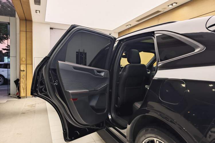 Used Ford Escape 2020 EcoBoost 245 Four-Wheel Drive ST-LINE Deluxe Edition Exterior 6